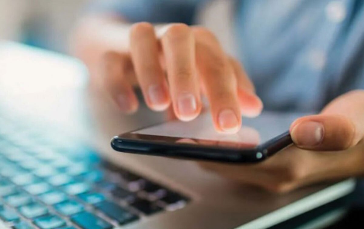 تأثیر فناوری بر روابط و بحران معنا